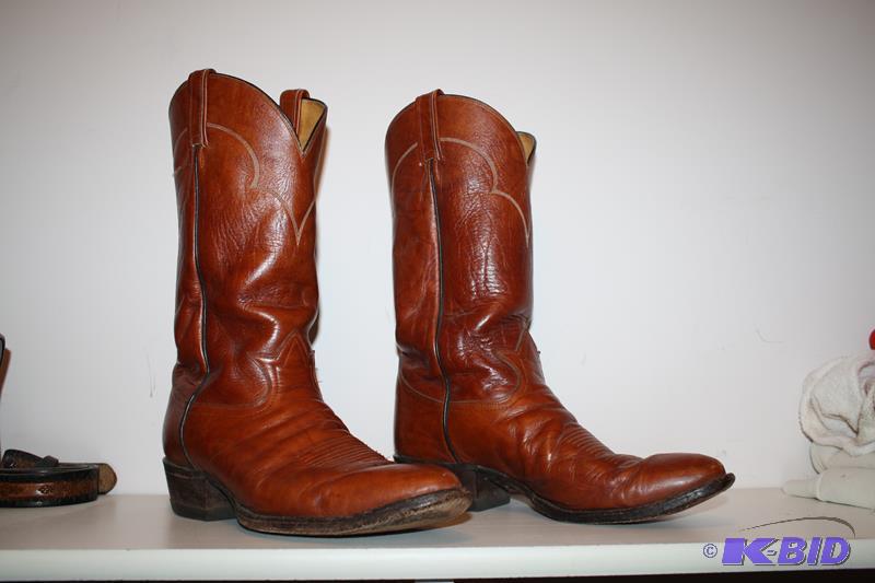lot 21 image: Tony Lama style western boots, size 11D...