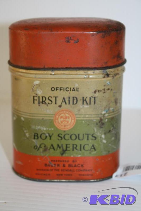 lot 213 image: Vintage tin Boy Scouts of America First Aid K...