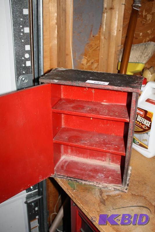 lot 223 image: Antique farm house box 18&quotx12x3"...