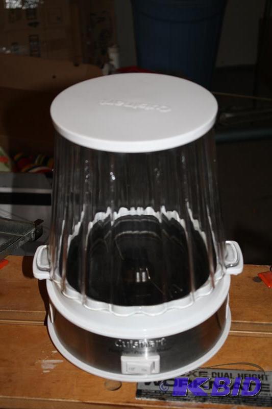 lot 231 image: Cuisinart pop corn popper, works...