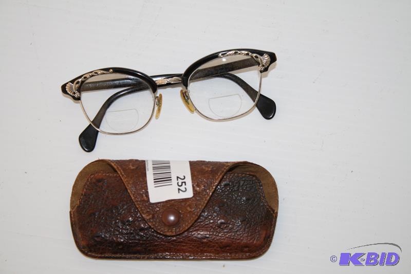 lot 252 image: Vintage womens glasses and case...