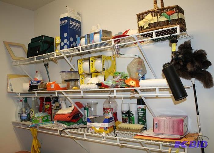 lot 261 image: Three shelves of cleaning supplies. metal she...