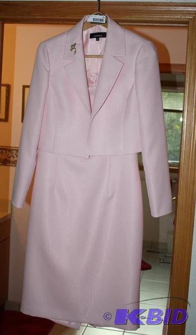 lot 32 image: Beautiful pink dress with jacket, by Jones wi...