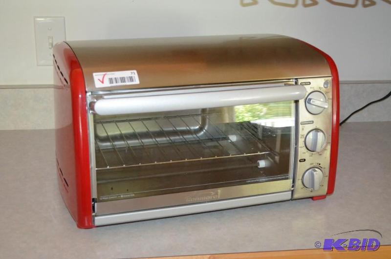 lot 71 image: KENMORE Retro looking toaster oven...