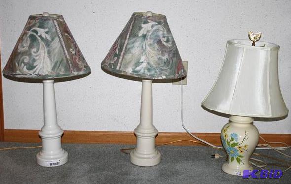 lot 8 image: 3 table lamps, 2 are pillar style and 1 is gi...