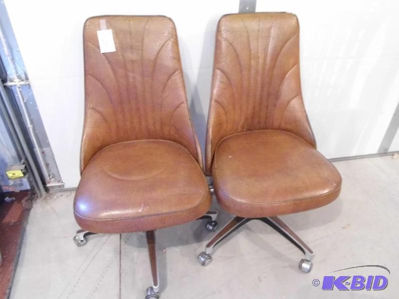 2 Rolling Chairs