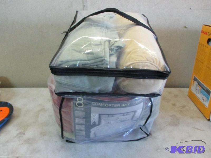 lot 101 image: 8 pc comforter set...