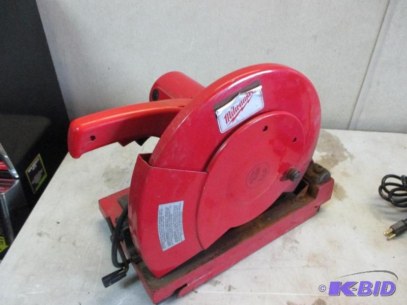 lot 114 image: Milwaukee chop saw...