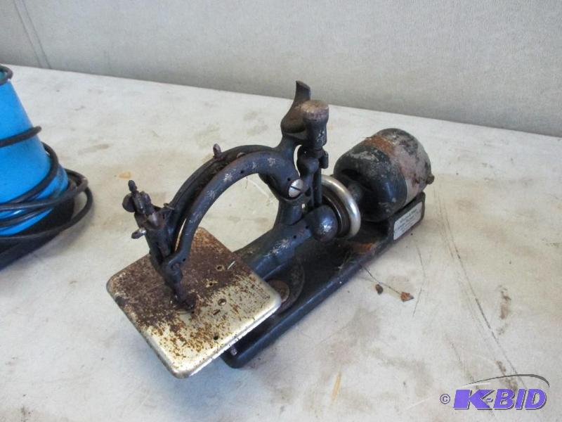 lot 116 image: Wilcox & Gibbs sewing machine...