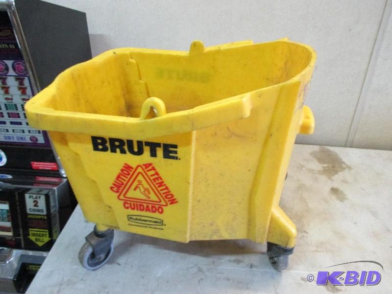 lot 122 image: mop bucket...
