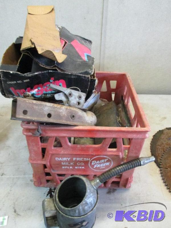 lot 131 image: CB radio, tools, parts...