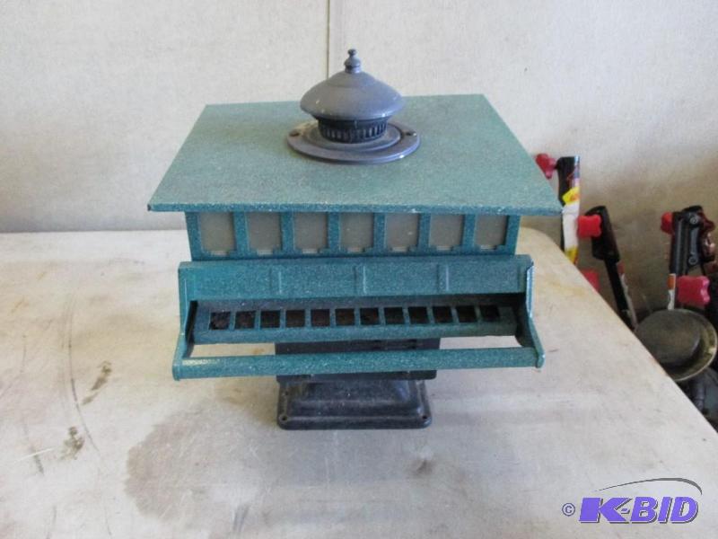 lot 160 image: Post top feeder...