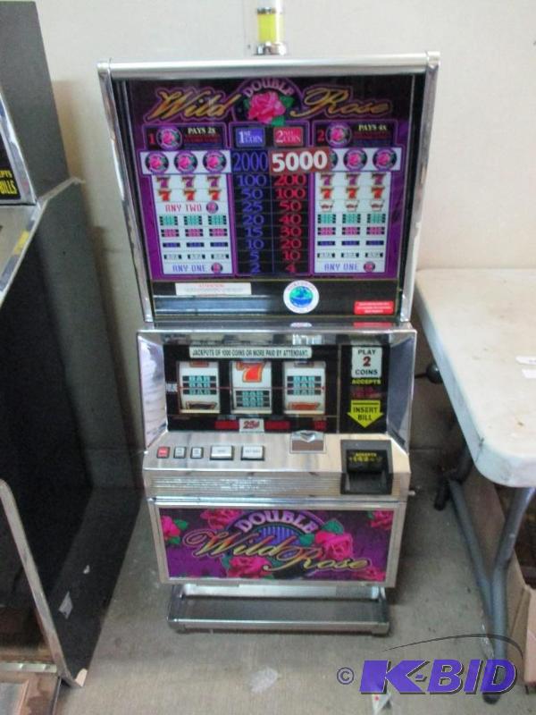 lot 18 image: Wild Rose slot machine, excellent condition, ...