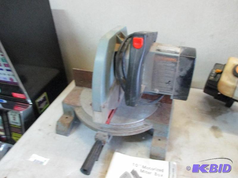 lot 36 image: Delta miter box saw...