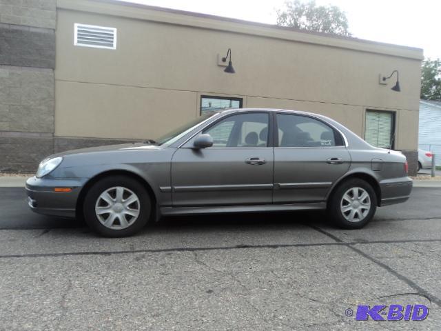 lot 5 image: Year 2004 Make Hyundai Model Sonata Vehicl...