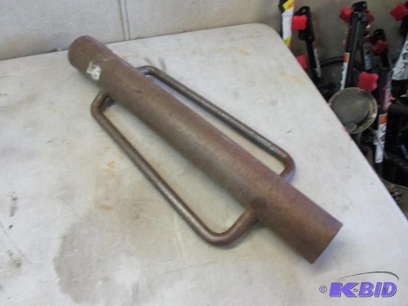 lot 60 image: post pounder...