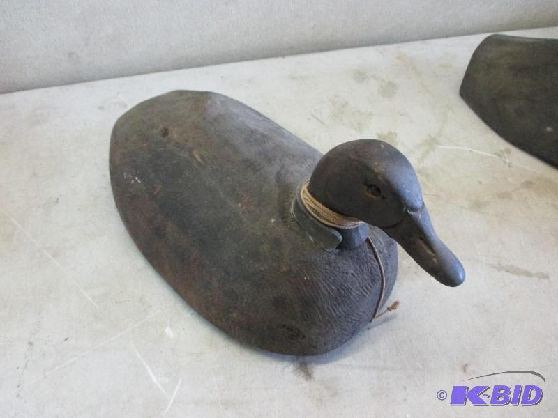 lot 68 image: Antique Market hunters decoy...