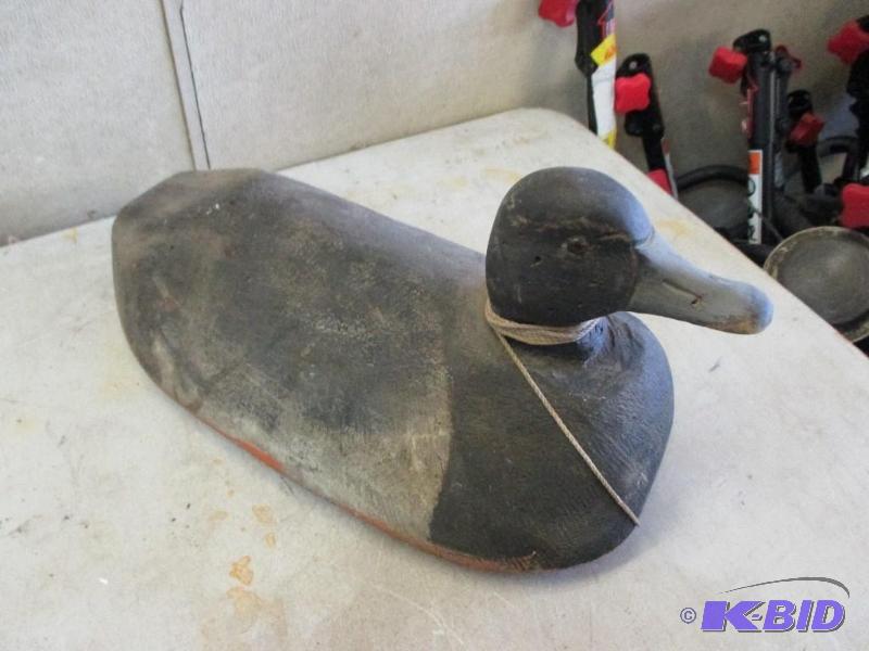 lot 70 image: Antique Market hunters decoy...