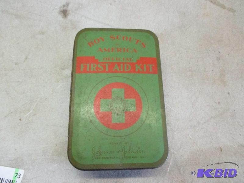 lot 73 image: Antique Boy Scouts first aid tin, empty...