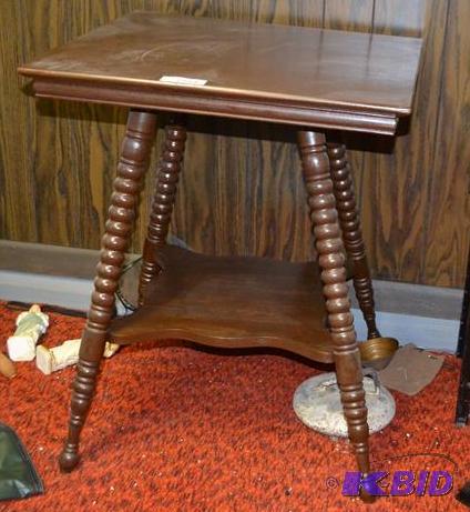 Antique wood table&nbsp24x24x28&quot...