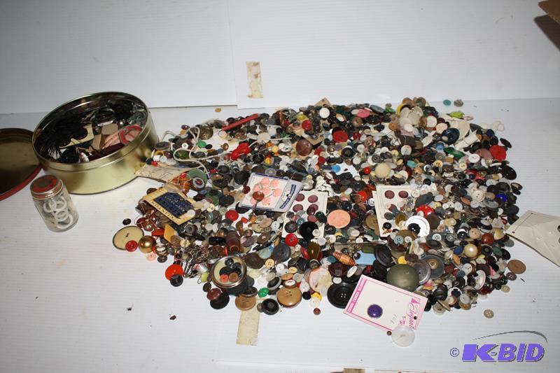 Vintage buttons large group...