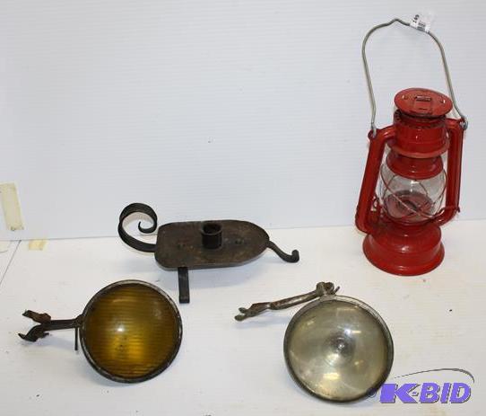 Kerosene lantern , 2 electric lights, vintage...