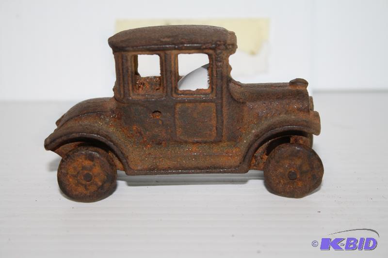 Antique model T cast iron car toy 4&quot lon...