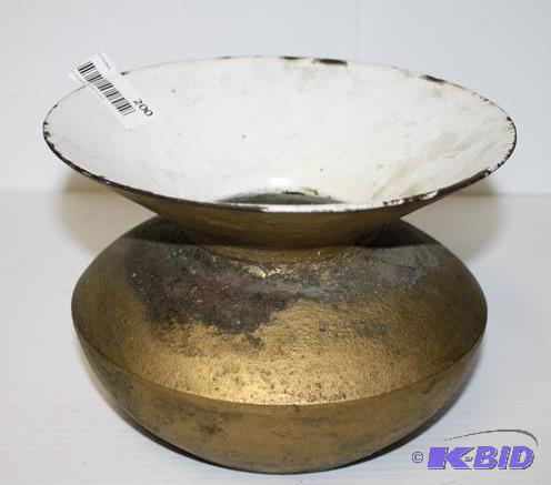 Vintage spittoon 8x6&quot appears to be porc...