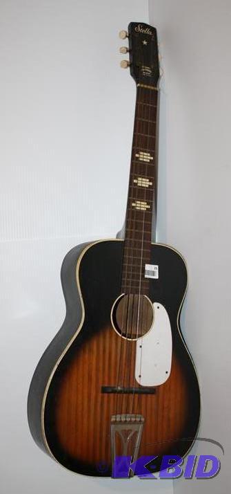 Stella guitar appears to be in working condit...