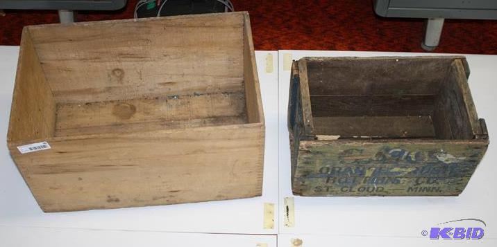 2 vintage wooden boxes National Biscut Compan...