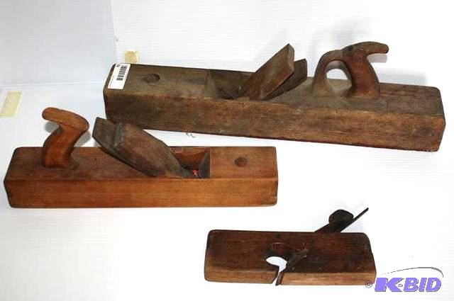 3 antique wooden planes 22&quot, 16&quot, 9...