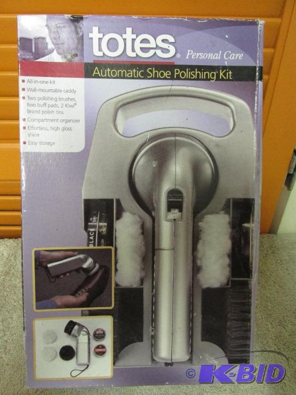 New in the Package - TOTES Shoe Polishing Kit