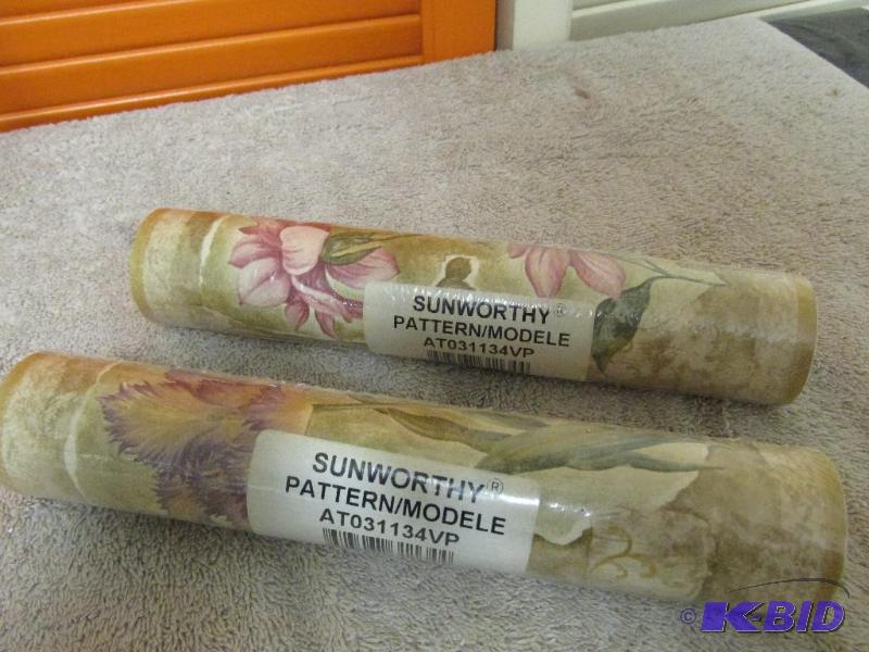 2 rolls of wall paper border