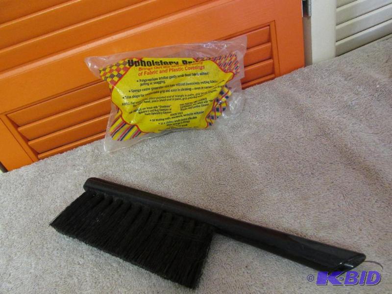 2 Stanley Brushes