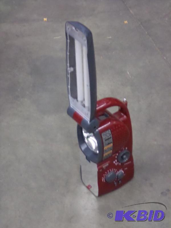 lot 25 image: Multi-Function Survival Light With Radio Tune...