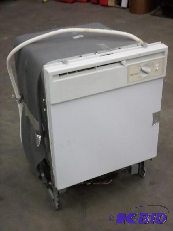 lot 63 image: Hotpoint Multi-Function Dishwasher...