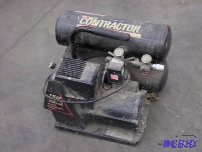 lot 71 image: Coleman Contractor Twin Tank Electric Air Com...