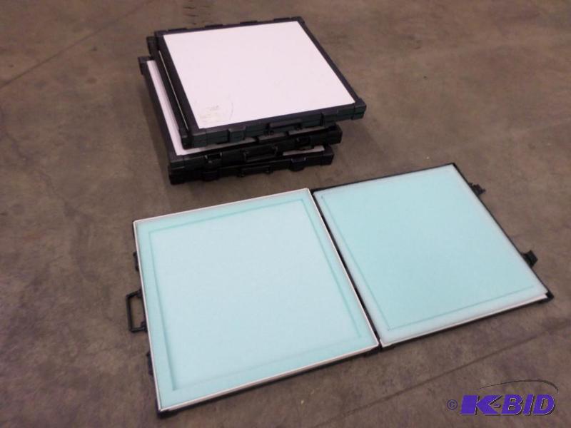 lot 80 image: (6) 22&quotx22" Padded File Cases...