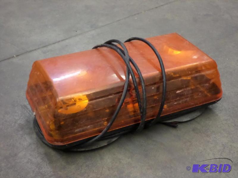 lot 9 image: 12Volt Caution Light...