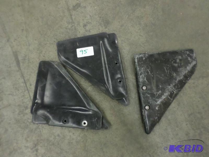lot 95 image: Boat Motor Lower Unit Fins...