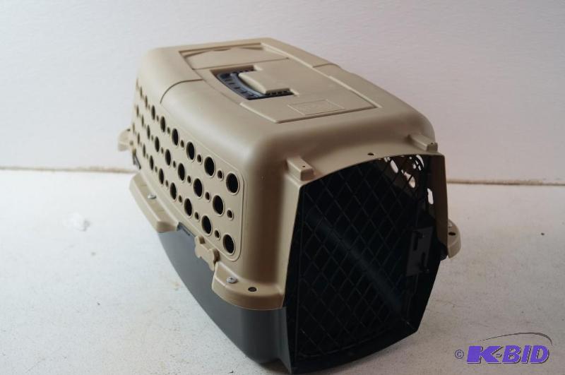 pet carrier