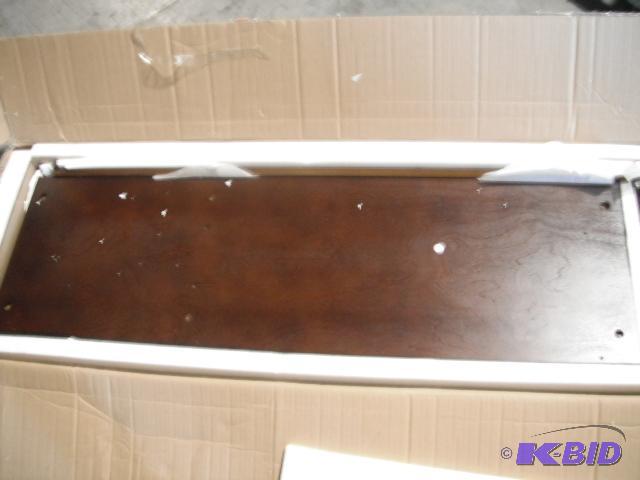 This lot contains salvage items - many are in...