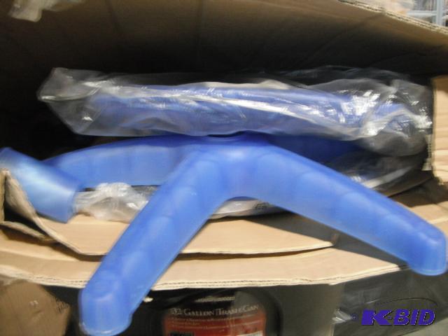 This lot contains salvage items - many are in...