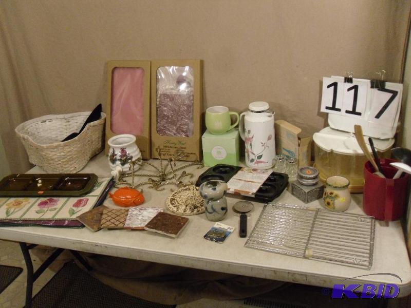 lot 117 image: Beeswax Sheets (Maroon has some melted), Plac...