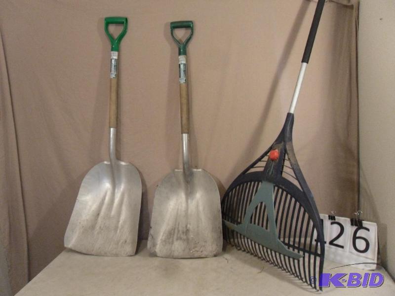 lot 126 image: Lot of Long Handled Tools. 2 Aluminum Scoop S...