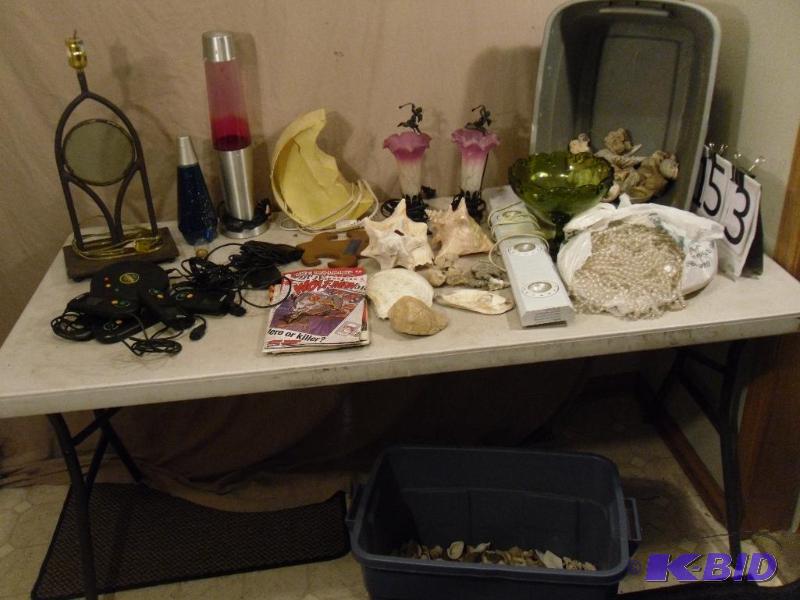 lot 153 image: Lot of Assorted Household Items. Lamps, Lava ...