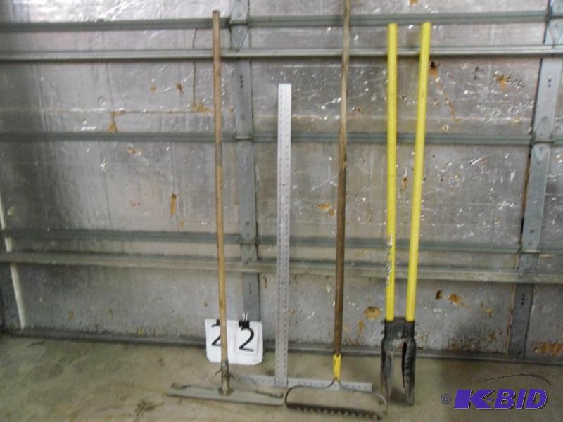 lot 22 image: Lot of Assorted Long Handle Tools. Post Hole ...