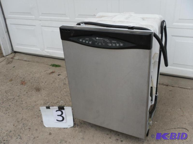 lot 3 image: Maytag Quiet Series 300 Stainless Steel Dishw...