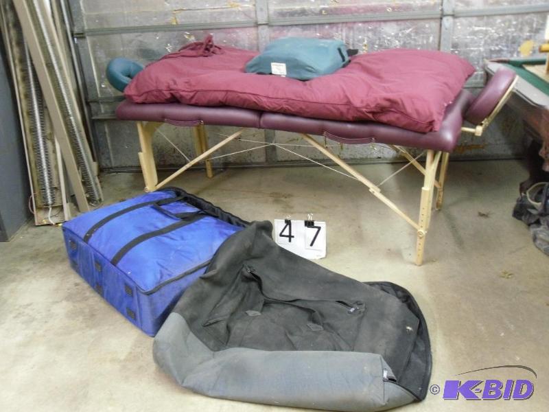 lot 47 image: Professional&nbspEarthLite Portable Massage ...