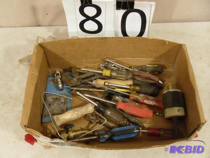 lot 80 image: Lot of Assorted Hand Tools. Screwdrivers, Nut...